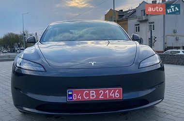 Седан Tesla Model 3 2024 в Львове