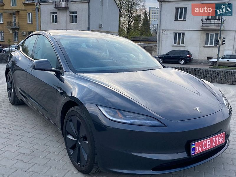 Седан Tesla Model 3 2024 в Львове