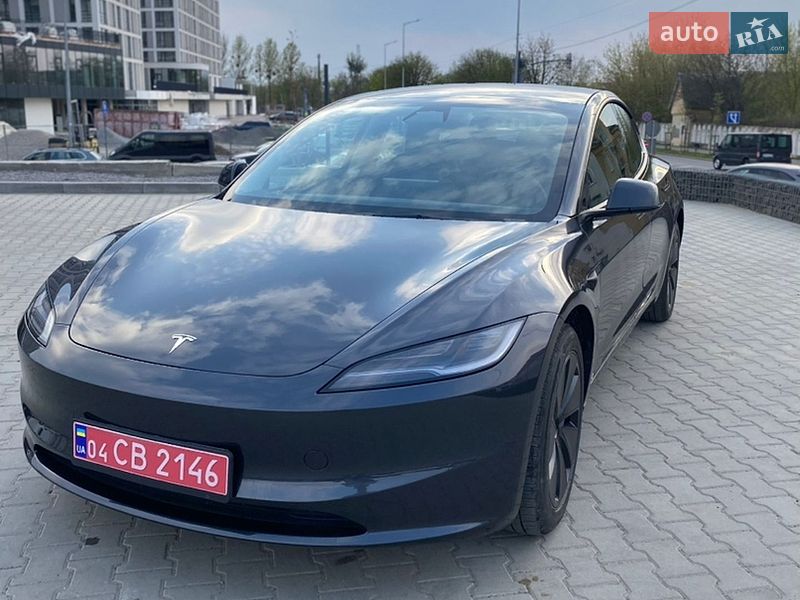 Седан Tesla Model 3 2024 в Львове