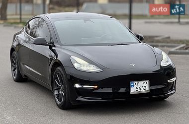 Tesla Model 3  2022