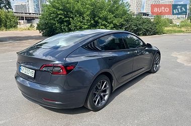 Седан Tesla Model 3 2023 в Киеве