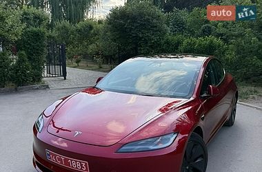 Tesla Model 3 2024