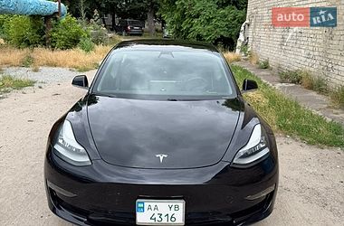 Tesla Model 3  2018