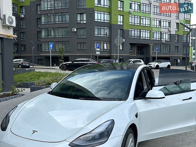Tesla Model 3 2022