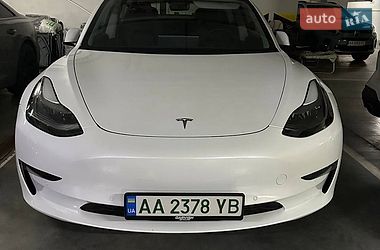 Tesla Model 3  2021