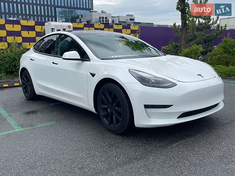 Tesla Model 3 2023