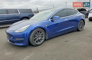 Tesla Model 3 2020