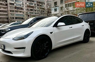 Tesla Model 3  2021