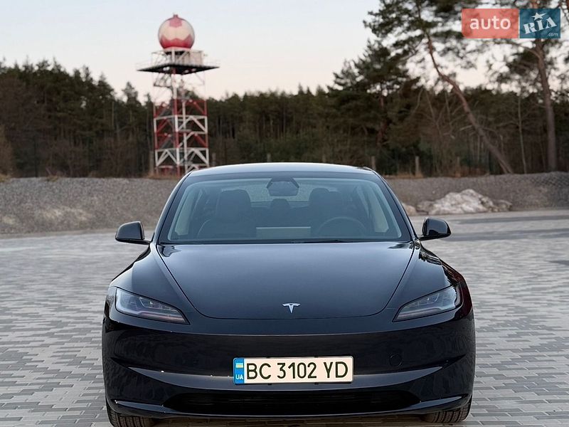 Tesla Model 3 2024