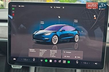 Седан Tesla Model 3 2022 в Львові
