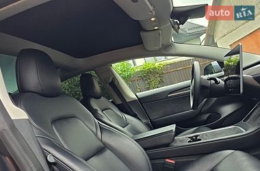 Седан Tesla Model 3 2022 в Львові