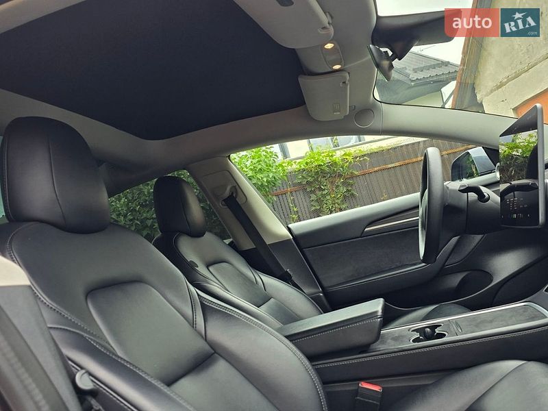 Седан Tesla Model 3 2022 в Львові