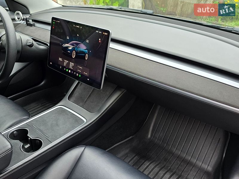 Седан Tesla Model 3 2022 в Львові