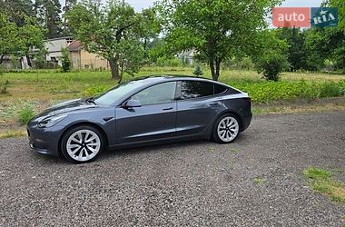 Tesla Model 3 2022