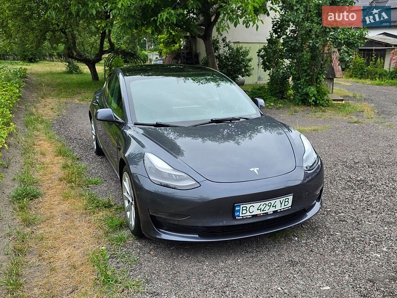 Седан Tesla Model 3 2022 в Львові