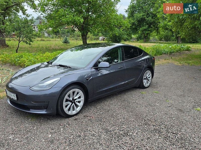 Седан Tesla Model 3 2022 в Львові
