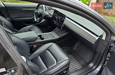 Седан Tesla Model 3 2022 в Львові