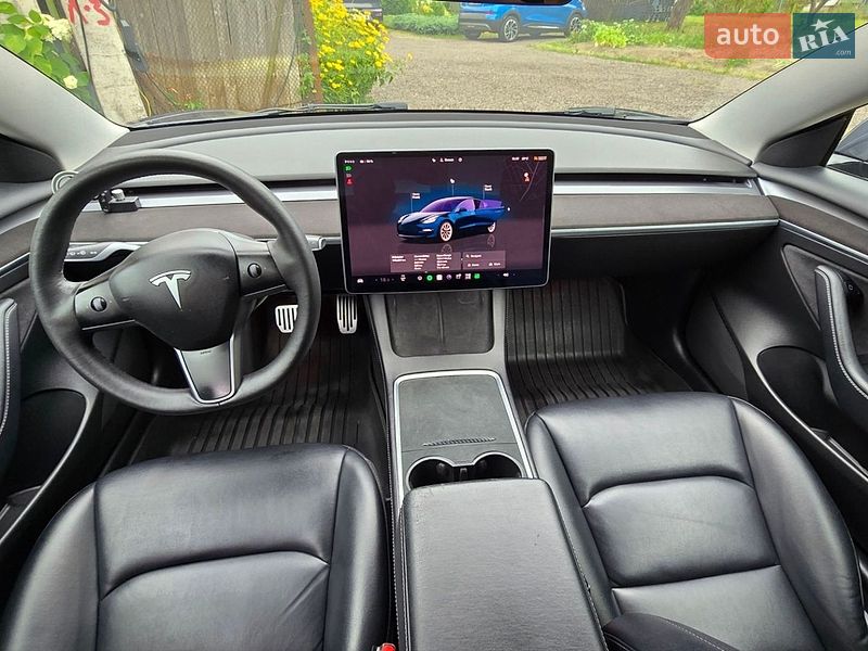 Седан Tesla Model 3 2022 в Львові