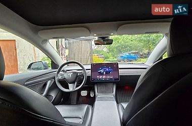 Седан Tesla Model 3 2022 в Львові