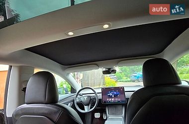 Седан Tesla Model 3 2022 в Львові