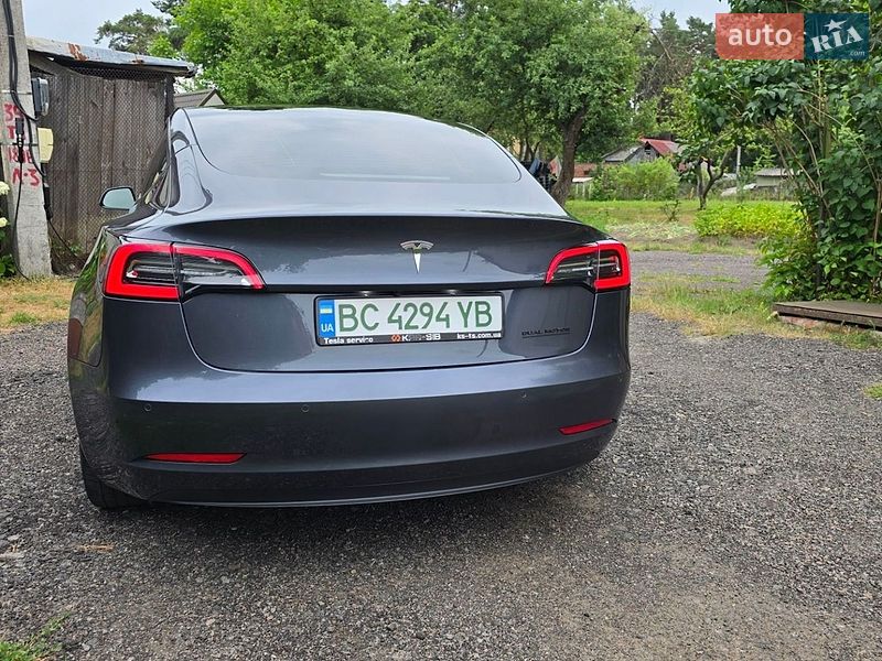 Седан Tesla Model 3 2022 в Львові