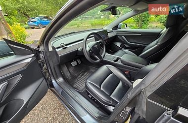 Седан Tesla Model 3 2022 в Львові