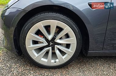 Седан Tesla Model 3 2022 в Львові