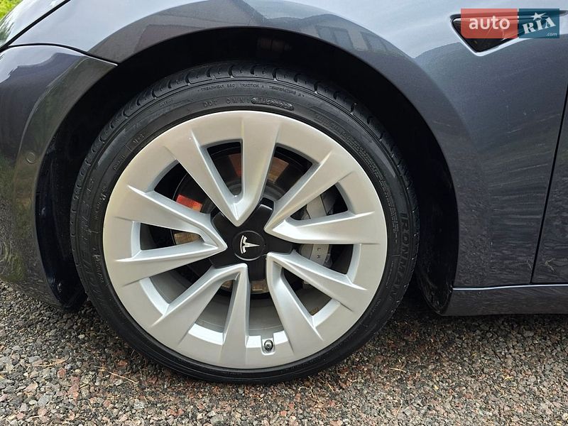 Седан Tesla Model 3 2022 в Львові