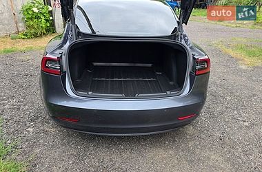 Седан Tesla Model 3 2022 в Львові
