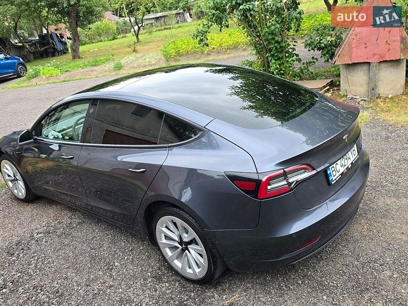 Седан Tesla Model 3 2022 в Львові