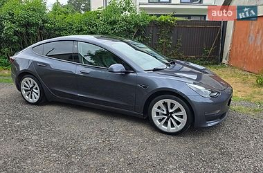 Седан Tesla Model 3 2022 в Львові