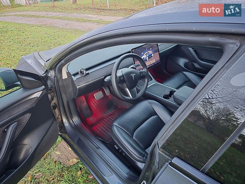 Седан Tesla Model 3 2022 в Львові