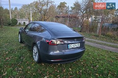 Седан Tesla Model 3 2022 в Львові