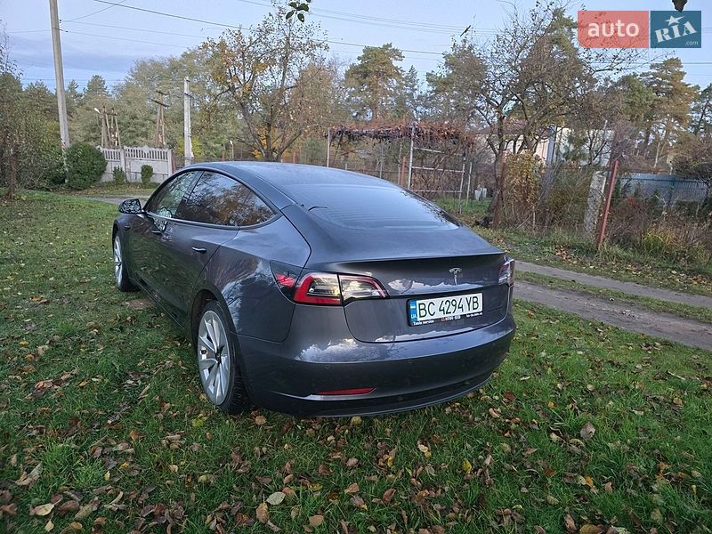 Седан Tesla Model 3 2022 в Львові
