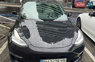 Tesla Model 3  2020