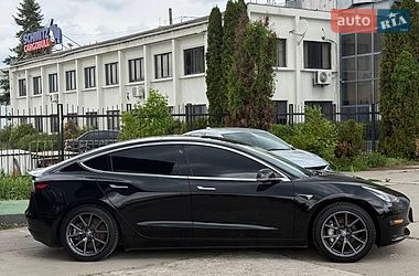 Tesla Model 3  2019
