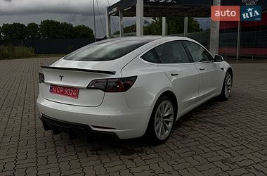 Tesla Model 3  2019