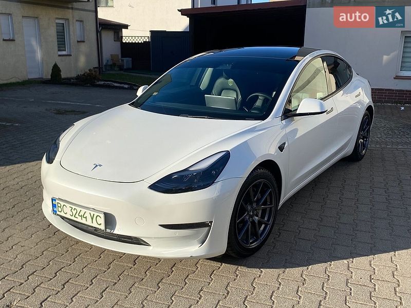 Tesla Model 3 2021