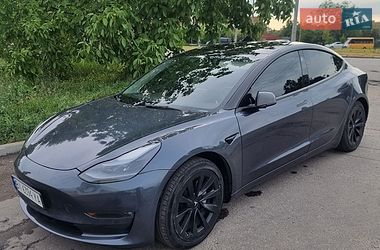 Tesla Model 3  2022