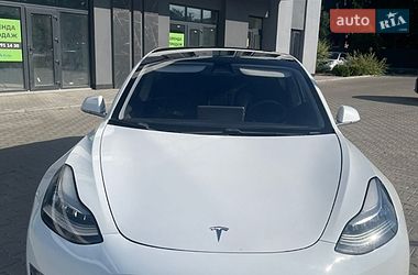 Tesla Model 3  2020