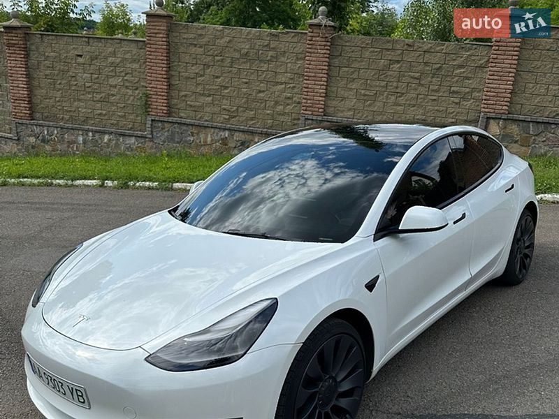 Седан Tesla Model 3 2023 в Киеве