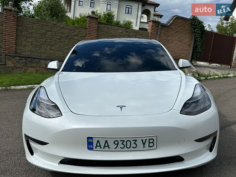 Седан Tesla Model 3 2023 в Киеве