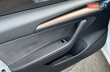 Седан Tesla Model 3 2023 в Киеве