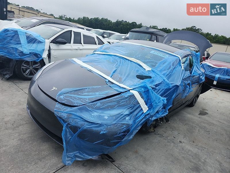 Седан Tesla Model 3 2022 в Бурштині фото Седан Tesla Model 3 2022 в Бурштині