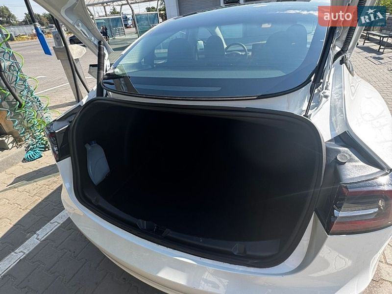 Седан Tesla Model 3 2023 в Одесі фото 16 Седан Tesla Model 3 2023 в Одесі