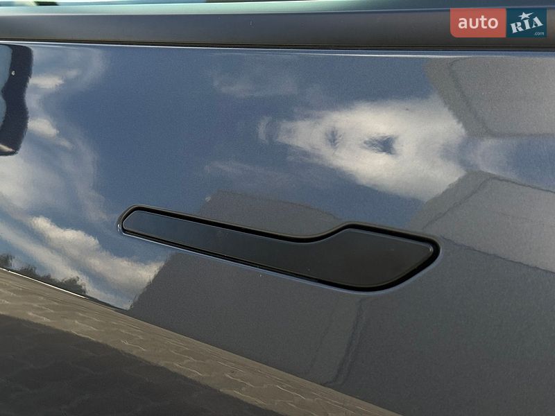 Седан Tesla Model 3 2022 в Львове