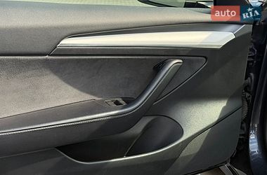 Седан Tesla Model 3 2022 в Львове
