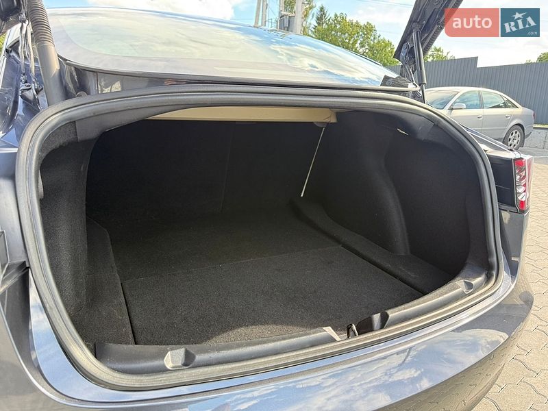 Седан Tesla Model 3 2022 в Львове