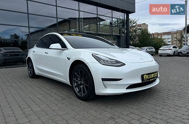 Tesla Model 3  2019