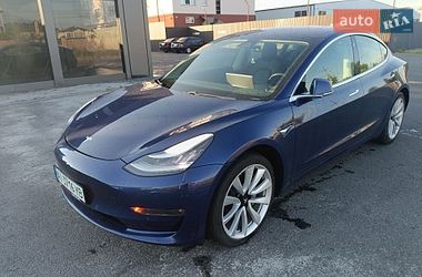Tesla Model 3  2019
